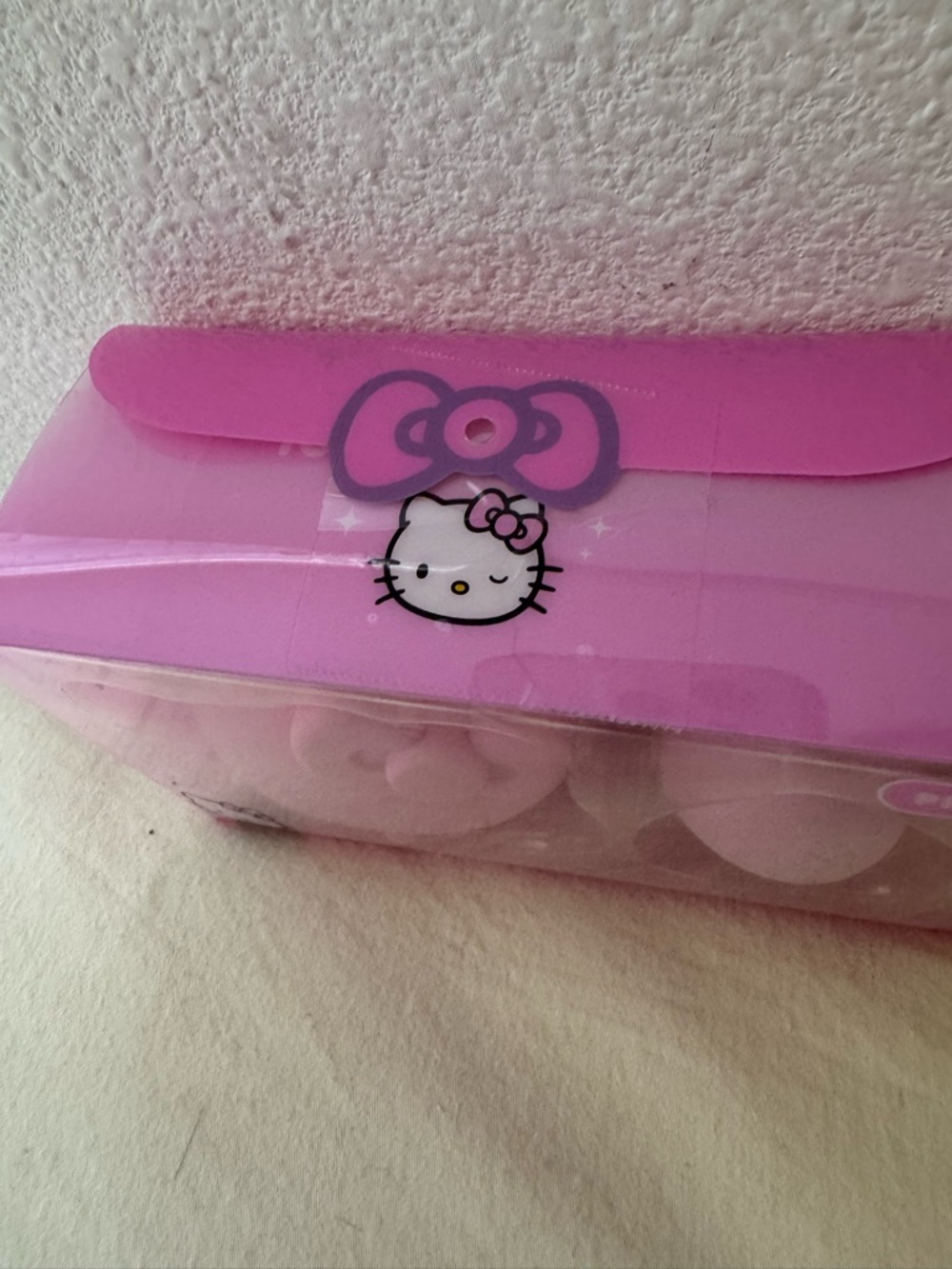 Hello Kitty Pink Silicone Case and Beauty Sponge Duo - Picture 6 of 8